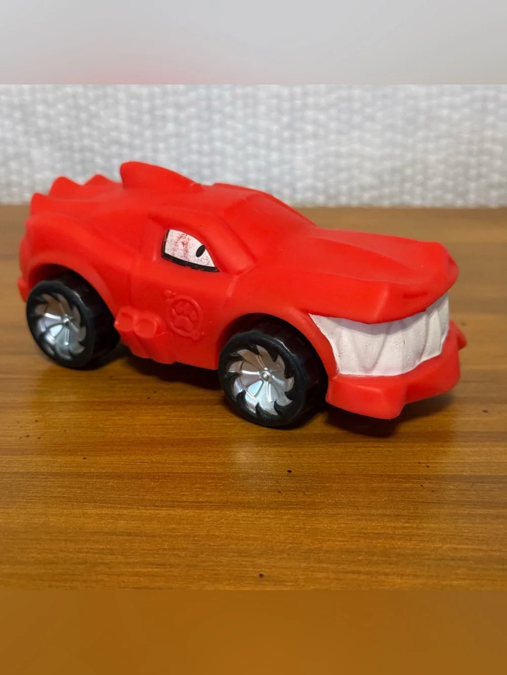 Heroes of Goo Jit Zu Goo Mobiles Burnout Blazagon  Red Car